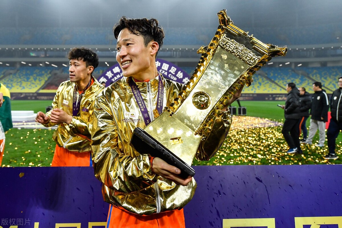 山东男篮内部会议纪要流出：赛前战术微调，英超使命明确，年轻球员得到机会的简单介绍